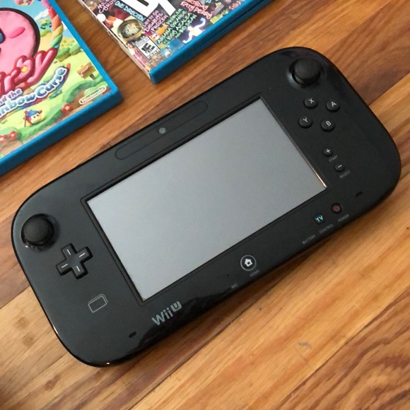 Nintendo Wii U 32GB Black (NintendoLand Bundle) - Picture 2 of 3